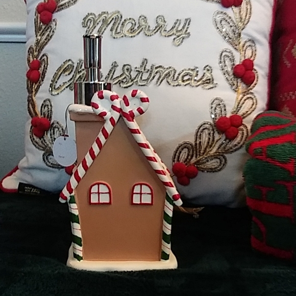 New! GingerBread Home Christmas Decor Hand Soap or lotion Dispenser - Picture 6 of 16